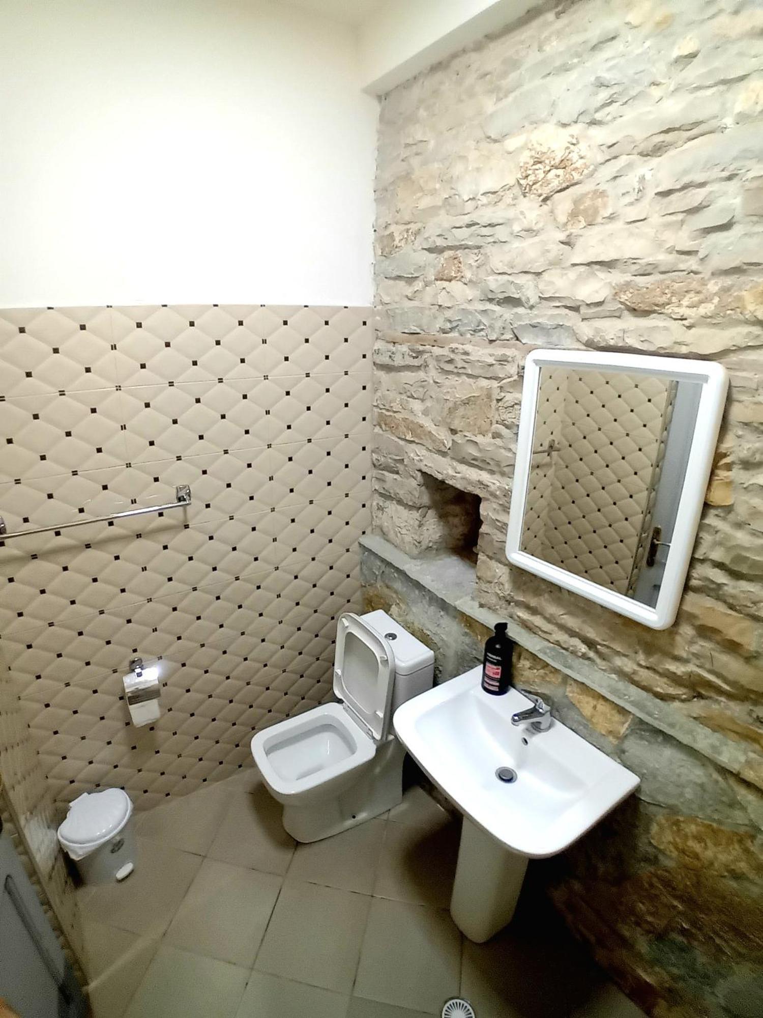 Gasthuis House H Gjirokastër